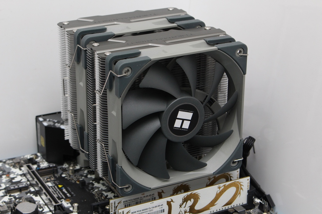 i9-14900KF 正面圖